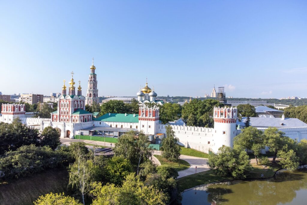 Новодевичий монастырь рядом с ЖК «Особняк в Хилковом переулке»